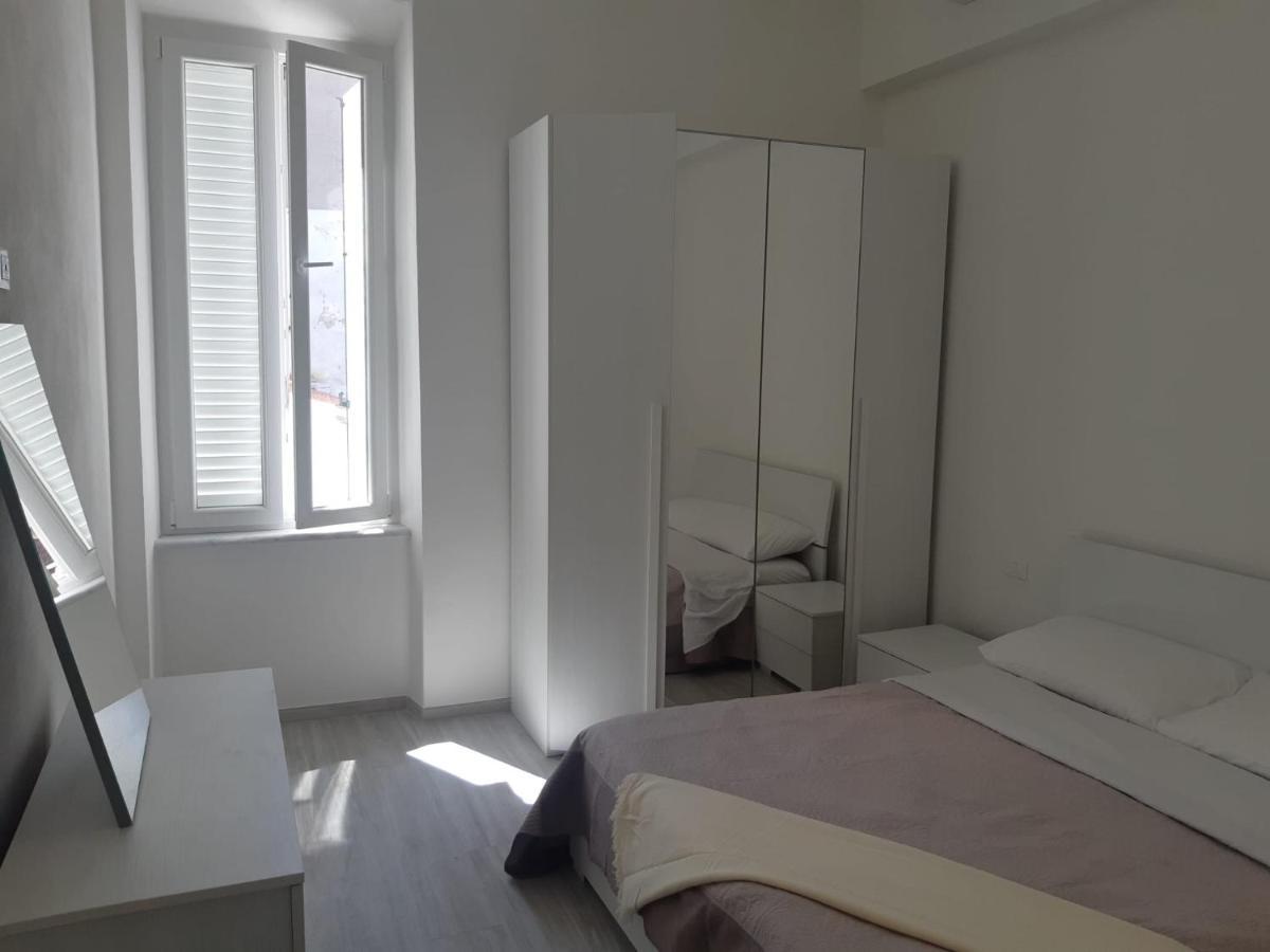 Acropolis Apartment Виареджо Екстериор снимка