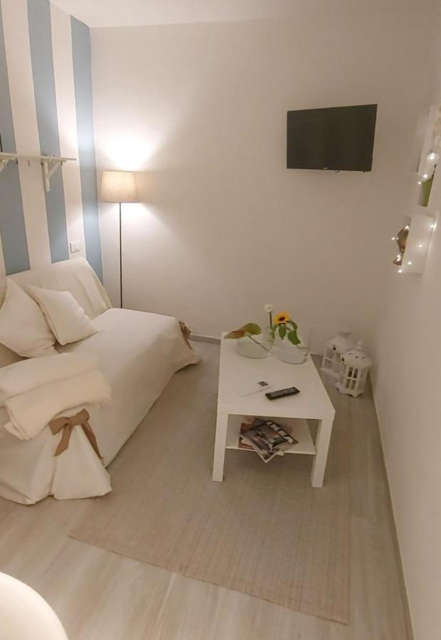 Acropolis Apartment Виареджо Екстериор снимка